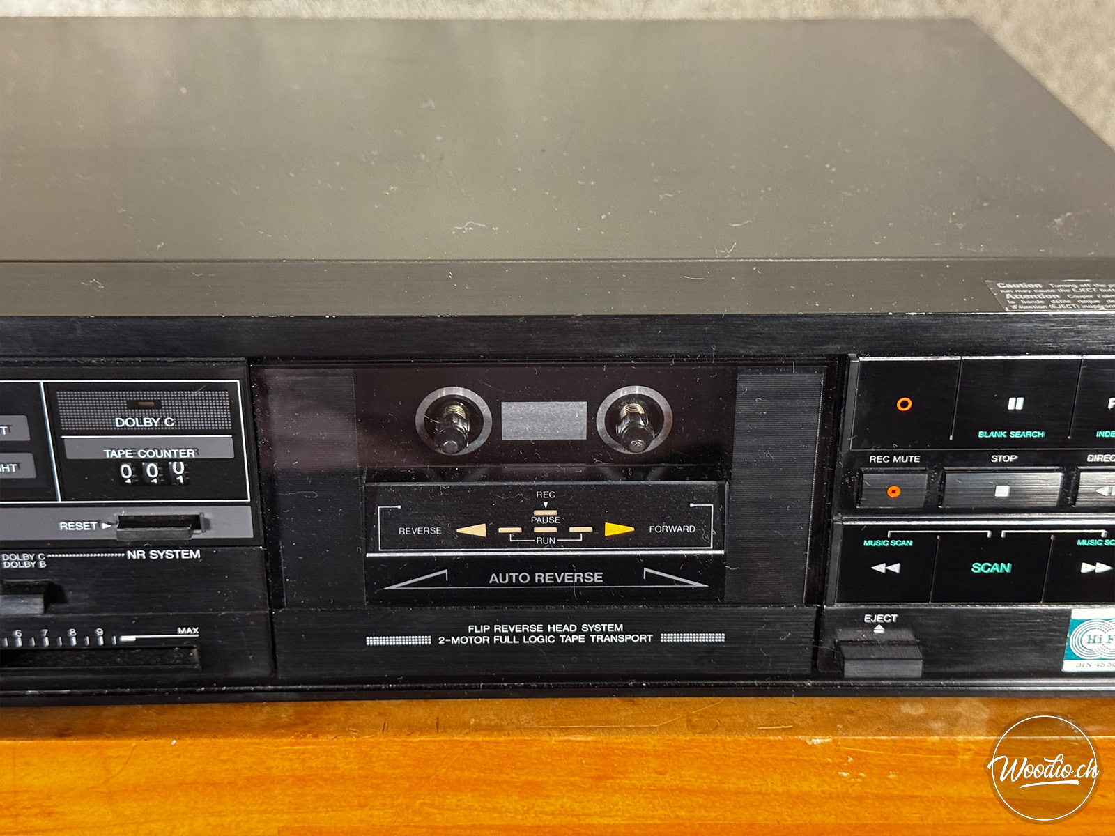JVC KD-VR320E - Detail