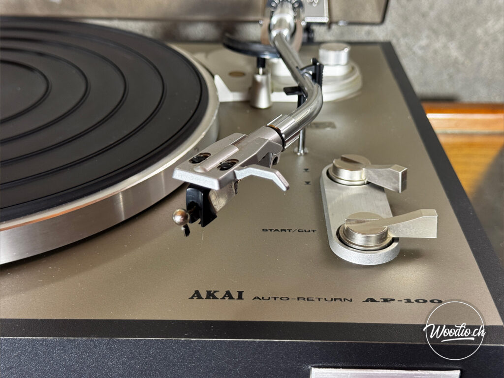AKAI AP-100 - Detail